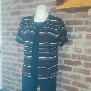 **Gently worn**Short sleeve black & purple sweater